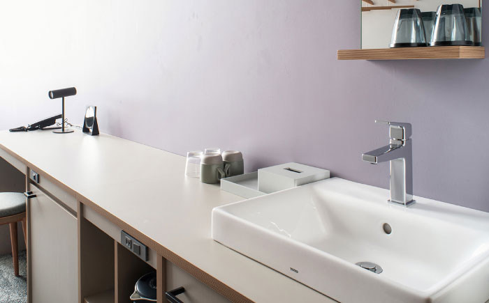 レフ沖縄アリーナ by ベッセルホテルズ スーペリアツインルーム 1泊2日 宿泊券 (1〜2名様/朝食付き) 宿泊利用券 沖縄旅行 ホテル チケット ギフト 沖縄市 / 株式会社すこやかホールディングス [BCAP003]