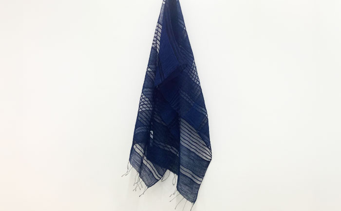 【スタジオ・モフワ】 琉球藍染 横段ファインスラブストール (絹/綿) 大判 絹 レディース ギフト 日本製 おしゃれ ショール 沖縄市 / コザ工芸館ふんどぅ [BCAU027-02]