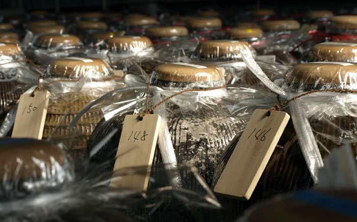 【全12回定期便】琉球泡盛 琉球パック 30度 1800ml×2 セット 泡盛 焼酎 地酒 お酒 ギフト 沖縄市 / 新里酒造株式会社 [BCAS029]