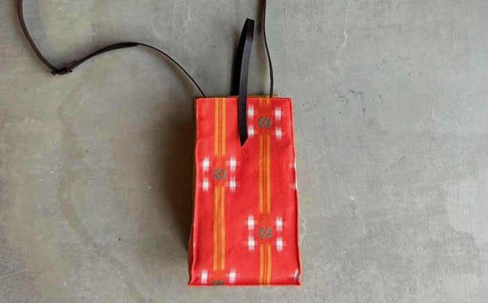 『琉球花織Bell-box』 箱型ショルダーバッグ (オレンジ) ファッション 小物 雑貨 ミニバッグ コンパクト 沖縄市 / FABRIC SHOP MINAMI [BCCS015-01]