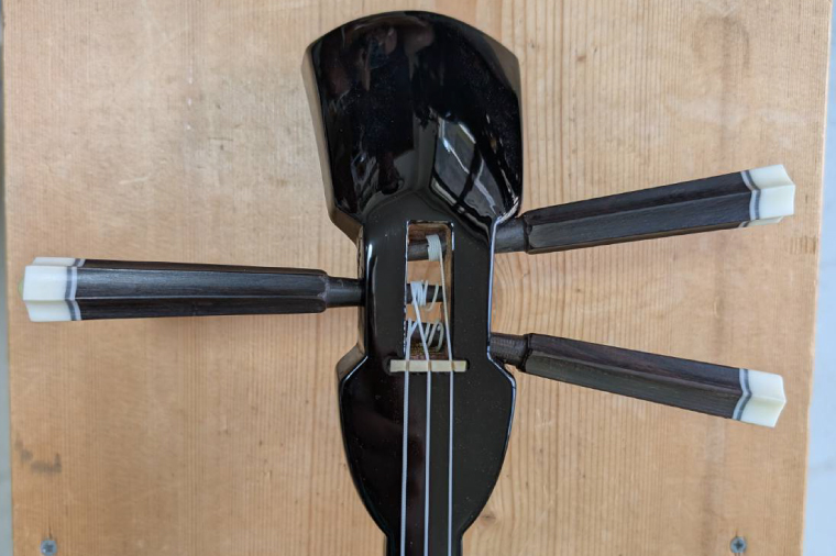 ★選べるレジンバチ★「三線工房ダイキ」南洋白木 蛇皮二重張り三線セット｜三線 三線工房 沖縄 蛇皮 白木 セット 三線セット バチ レジンバチ 沖縄県 豊見城市(CU006)