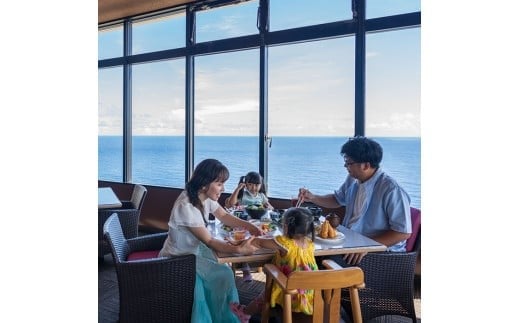【ゴルフプレー券＆Villa Vorla宿泊券】贅沢な滞在を心ゆくまで楽しめるご利用チケット（45,000円分）（L108）