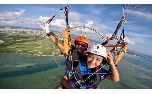 【そら飛びゆうらんフライト】大空散歩で宮古島の空と海を大満喫＜15分コース＞(AU102)