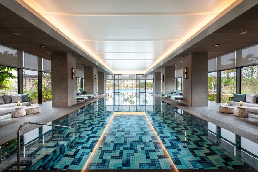 クルトン　沖縄県発　沖縄本島・宮古島のお届け先様限定　ES-HD63P JQ004 ヒルトン沖縄宮古島リゾートご利用券【90,000円】｜JAL