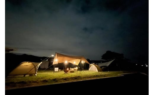 チケット 「キャンプご招待」＋「カヤック or SUP体験」 NEOSアウトドアパーク南城  ( 沖縄県南城市・1名様 )