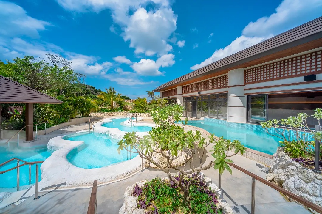 都会にはない興奮と贅沢のテーマパーク「ジャングリア沖縄＆スパ」1Dayチケット引換券（大人4名）