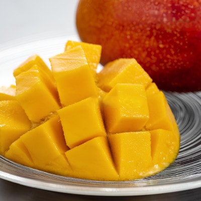 【2026年7月から順次発送・贈答用】仲宗根果実園のアーウィンマンゴー1kg(2〜3玉)【配送不可地域：離島】【1726878】