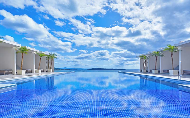 【アラマハイナコンドホテル】スーペリアルーム1泊朝食付 ペア宿泊券 ホテル 宿泊 リゾート 旅 観光 国内旅行 旅行 チケット 沖縄県 本部町