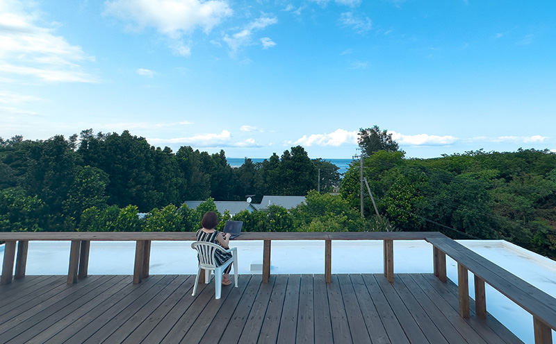 【One story.s】宿泊補助券　1万円分 宿泊 宿 補助券 ゲストハウス ドミトリー ワンストーリーズ シュノーケリング マリン マリンスポーツ コワーキング ワーケーション 個室 コリビング ウッドデッキ リラックス 旅行 観光 沖縄県 本部町 本島北部