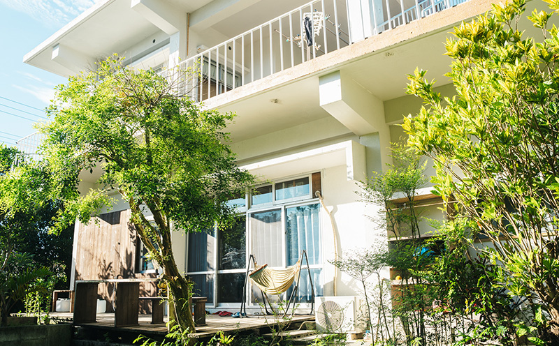 【One story.s】宿泊補助券　1万円分 宿泊 宿 補助券 ゲストハウス ドミトリー ワンストーリーズ シュノーケリング マリン マリンスポーツ コワーキング ワーケーション 個室 コリビング ウッドデッキ リラックス 旅行 観光 沖縄県 本部町 本島北部