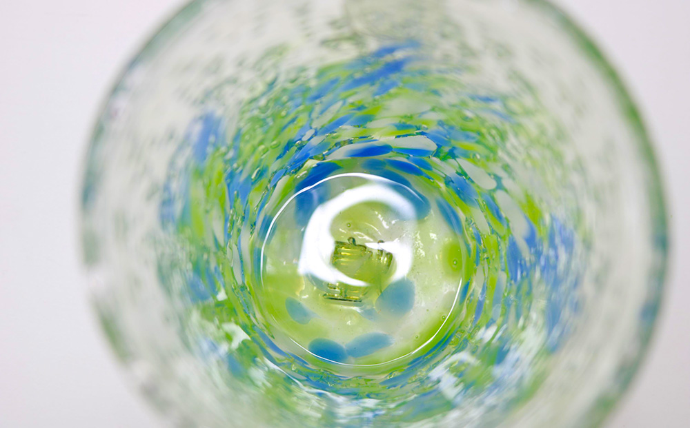 現代の名工「池宮城 善郎」作　気泡の海ラインジョッキ（青緑・青ピンク）2個ペア 