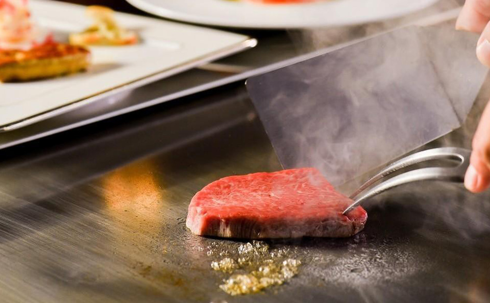 ホテルモントレ沖縄 スパ＆リゾート ペアディナー券 鉄板焼「神戸」 2名様 