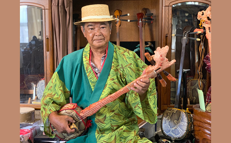 「屋良三線屋」の人工皮三線