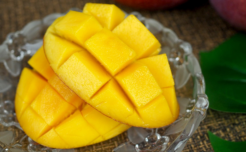 【2026年発送】宜野座村　仲栄真さん厳選アップルマンゴー贈答用（約1kg） アーウィン 果物 甘い 夏 濃厚 お取り寄せ Mango ランキング 完熟 お気に入り 美味しい 人気 おすすめ フルーツ 沖縄県 先行予約 食品 デザート 産地直送 送料無料