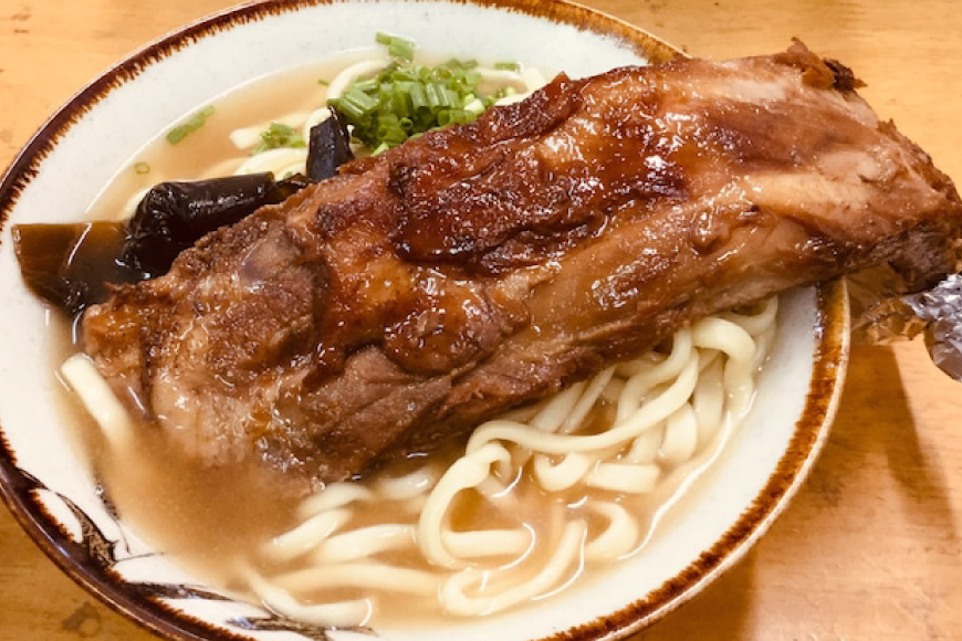 沖縄そば ソーキそば 食べ比べ 2食セット [味の店にしんすに 沖縄県 伊江村 ie47bde270000] ソーキ 沖縄 okisoba そば愛 元祖 専門店 そーき 美味しい