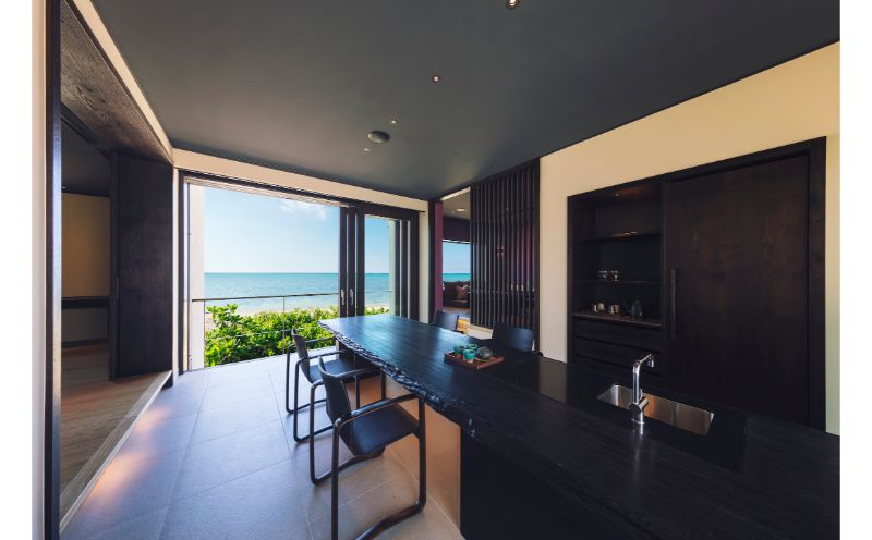 【星のや沖縄】宿泊補助券 （36万円分）ふるさと納税 ☆ 星野リゾート 読谷村 オーシャンビュー ハイクラス インフィニティプール リゾートホテル オーシャンフロント サンセット 青い海