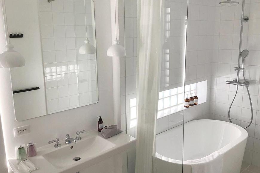 【ふるさと納税】◆BLUE STEAK WONDER CHATAN◆オーシャンビューコンドミニアム　2泊朝食付 ご宿泊券（1～4名様）