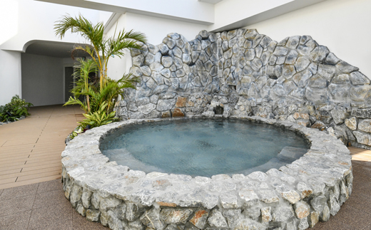 【ふるさと納税】【レクー沖縄北谷スパ＆リゾート】ご宿泊券　スタンダードツイン（メイン棟）1～2名様1泊朝食付