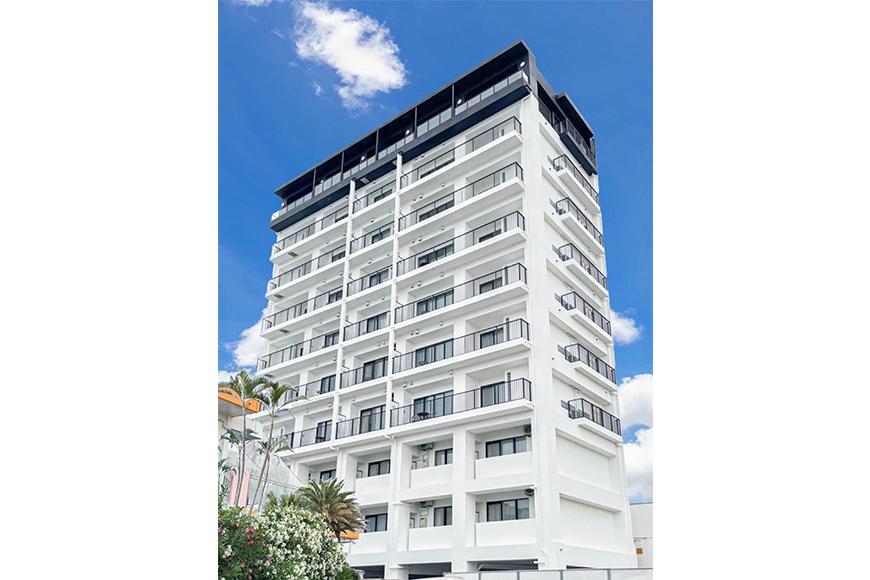 【ふるさと納税】◆BLUE STEAK WONDER CHATAN◆オーシャンビューコンドミニアム　3泊朝食付 ご宿泊券（1～4名様）