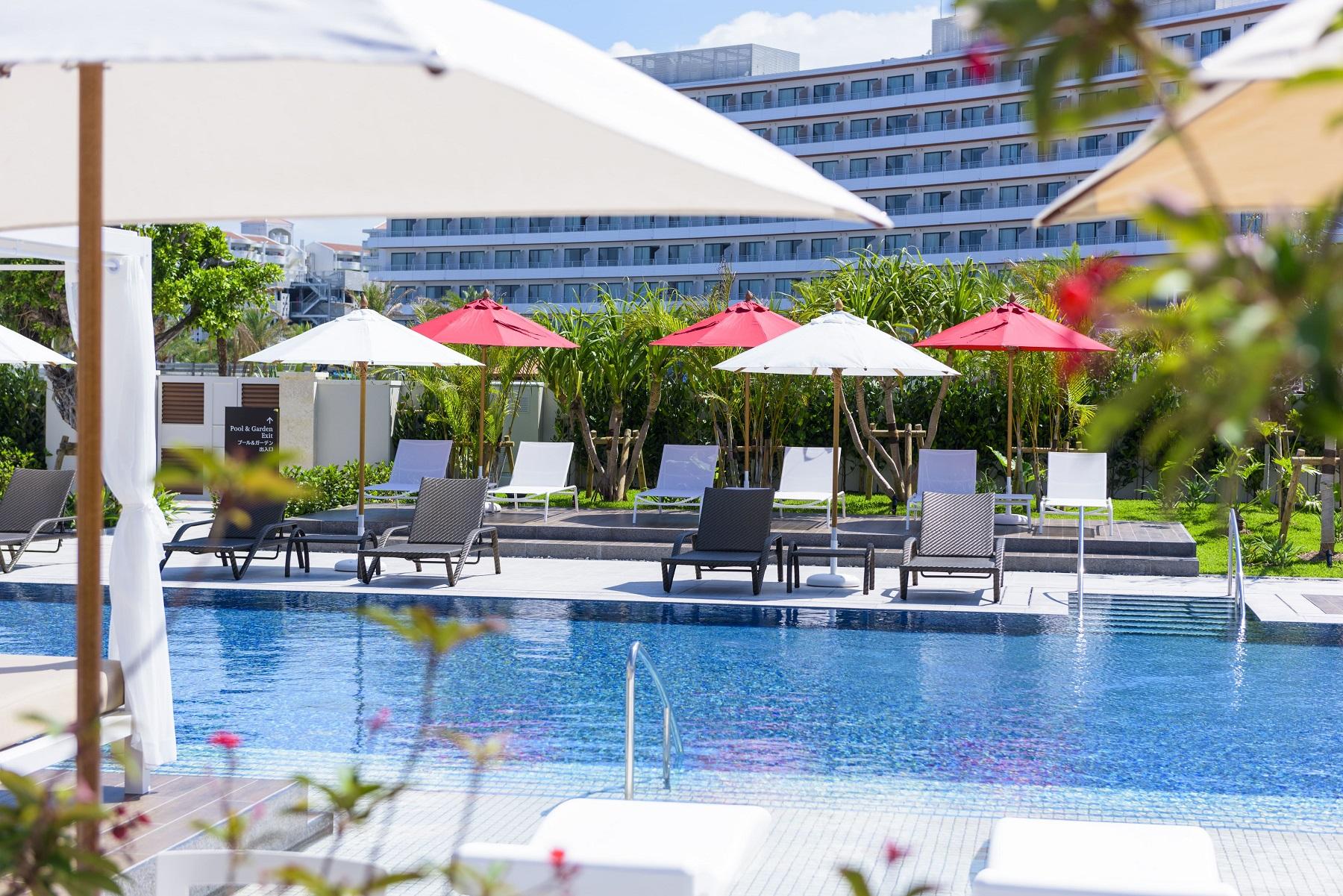 【ふるさと納税】【ダブルツリーbyヒルトン沖縄北谷リゾート】オーシャンビューツイン　ペア宿泊券(1泊2日朝食付き)