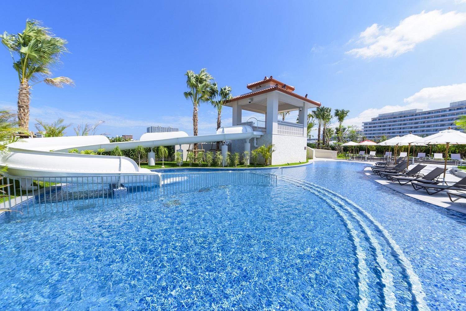 【ふるさと納税】【ダブルツリーbyヒルトン沖縄北谷リゾート】オーシャンビューツイン　ペア宿泊券(1泊2日朝食付き)