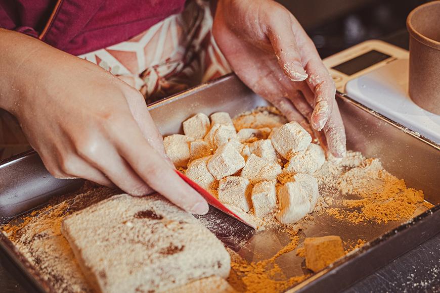 【ふるさと納税】【寄附額改定（9月末まで）】北谷土産・渡（わたり）定番大福4種と米粉シフォン2種のセット