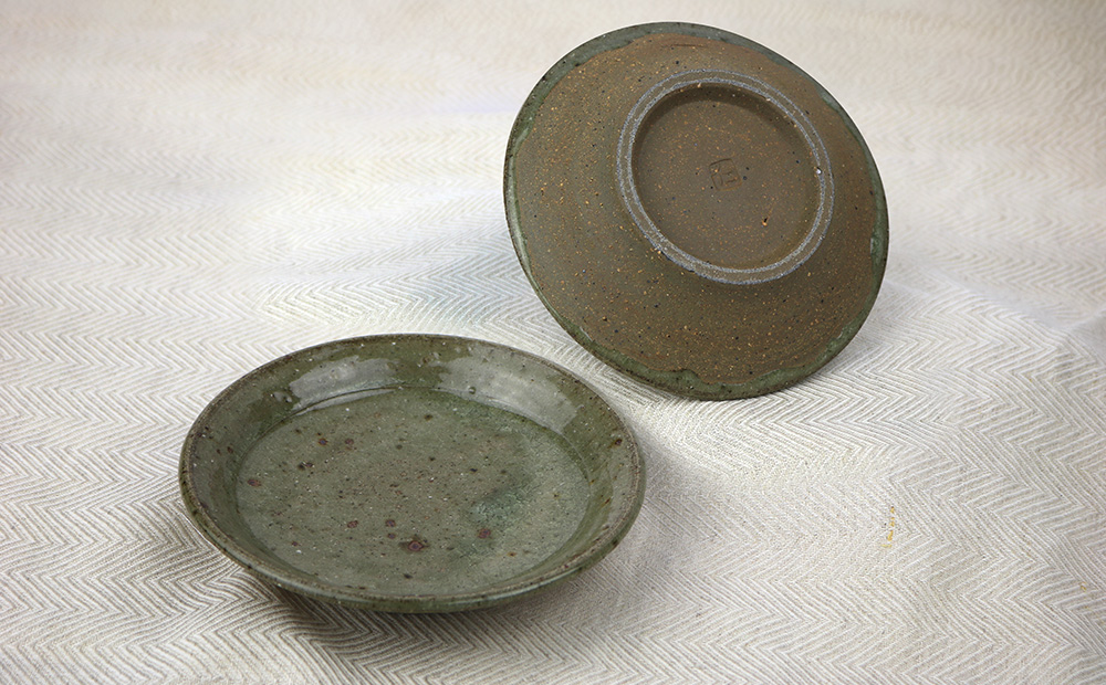 【仁 陶器工房】灰釉 5寸丸皿 ペア やちむん ヤチムン 陶器 手作り 皿 取り皿 リム皿 2個 セット 器 焼物 伝統 工芸 食器 うつわ シンプル 毎日使い 普段使い 沖縄 北中城
