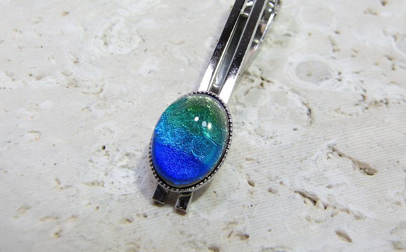 長七屋のケラマブルーネクタイピン【K-tiepin】ー販売証明書付きー ネクタイピン 慶良間 ブルー おしゃれ プレゼント アクセサリー ジュエリー オリジナル パッケージ 証明書付き きれい 耐熱 フォーマル カジュアル ガラス ネクタイ スーツ 沖縄 海 送料無料