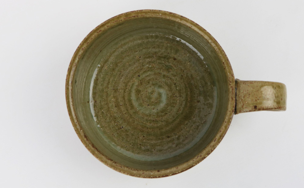 【仁 陶器工房】からくさ紋様スープカップ（1個） やちむん ヤチムン 陶器 手作り カップ スープ 大きめ クラムチャウダー コンソメ 器 焼物 伝統 工芸 食器 うつわ シンプル 毎日使い 普段使い 沖縄 北中城