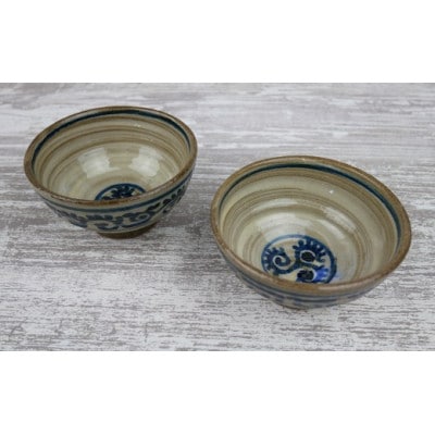 伝統のやちむん　からくさ紋様 3.5寸マカイ ペア【仁陶器工房】【1724489】
