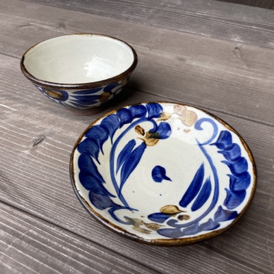 やちむん 唐草紋様(染付)青 2点セット〈5寸皿・茶碗〉【1506698】