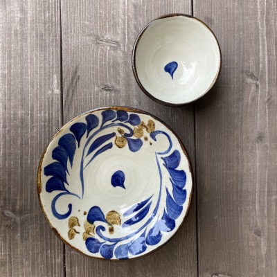 やちむん 唐草紋様(染付)青 2点セット〈7寸皿・茶碗〉【1506703】