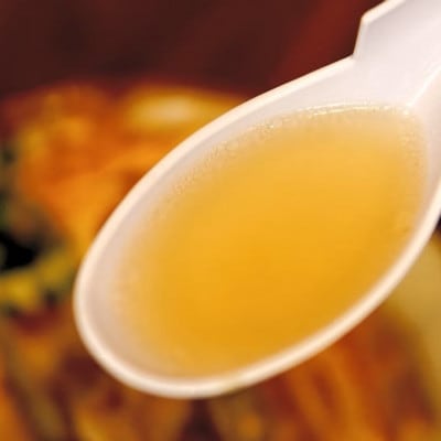 沖縄そば4種食べ比べセット(塩なんこつソーキ・三枚肉・炙りスーチカー・てびち)【配送不可地域：離島】【1721544】