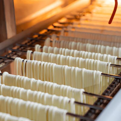 【昭和22年創業 沖縄そばの老舗 アワセそば】沖縄そば生めん&スープ付 3食入り【1676950】