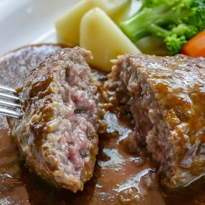 【お歳暮ギフト・無地熨斗】パイナップルポーク ハンバーグ 9個 ギフト箱入【配送不可地域：離島】【1695553】