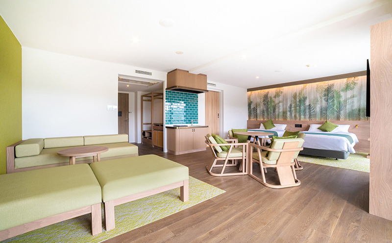 【ウォーターマークホテル沖縄 久米アイランド】KUMEスイートルーム 2名様(1泊朝食付) ご宿泊券 ホテル リゾート 沖縄 南国 久米島 琉球 離島 球美 癒し 海 ビーチ 大自然 星空 満天 休日 宿泊 レストラン 朝食 ペア プール