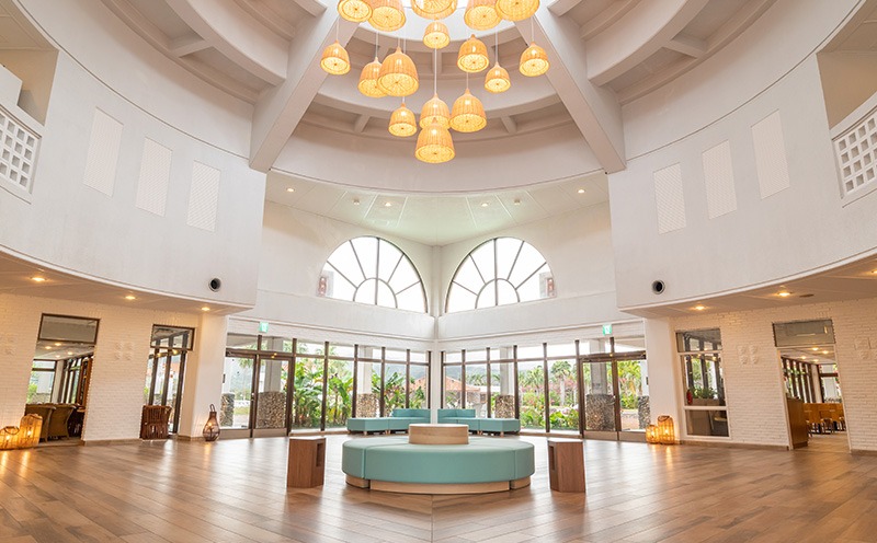 【ウォーターマークホテル沖縄 久米アイランド】デラックスツイン 2名様(1泊夕朝食付) ご宿泊券 ホテル リゾート 沖縄 南国 久米島 琉球 離島 球美 癒し 海 ビーチ 大自然 星空 満天 休日 宿泊 レストラン 朝食 夕食 プール