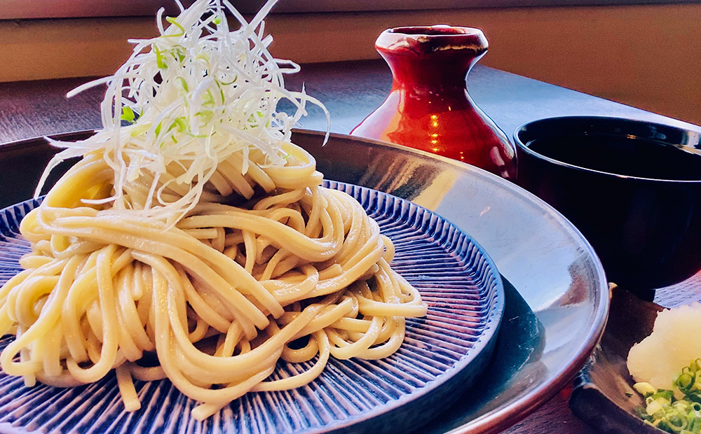 久米島海洋深層水使用！久米島もずくうどん 6人前ギフトセット モズク 饂飩 麺 お中元 お歳暮 お取り寄せ お土産 特産品 つるつる もちもち のどごし お子さま 老若男女 ミネラル 食物繊維 アミノ酸 高栄養価 ダイエット 美容 時短