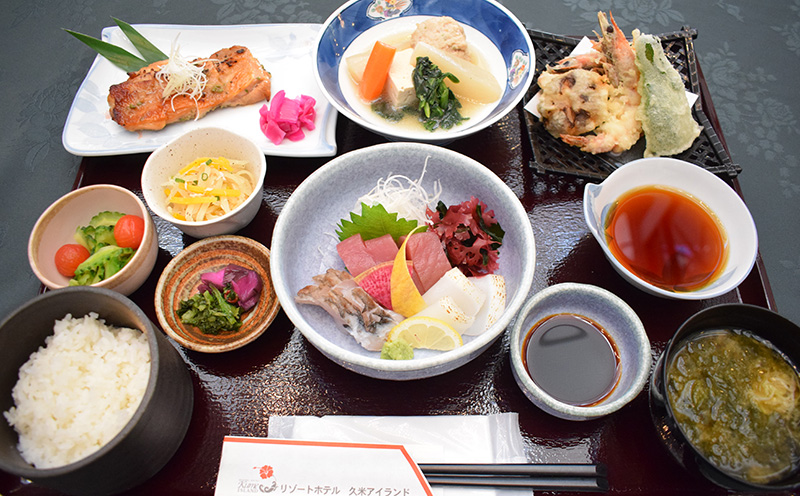 【ウォーターマークホテル沖縄 久米アイランド】デラックスキング 2名様(1泊夕朝食付) ご宿泊券 ホテル リゾート 沖縄 南国 久米島 琉球 離島 球美 癒し 海 ビーチ 大自然 星空 満天 休日 宿泊 レストラン 朝食 夕食 プール