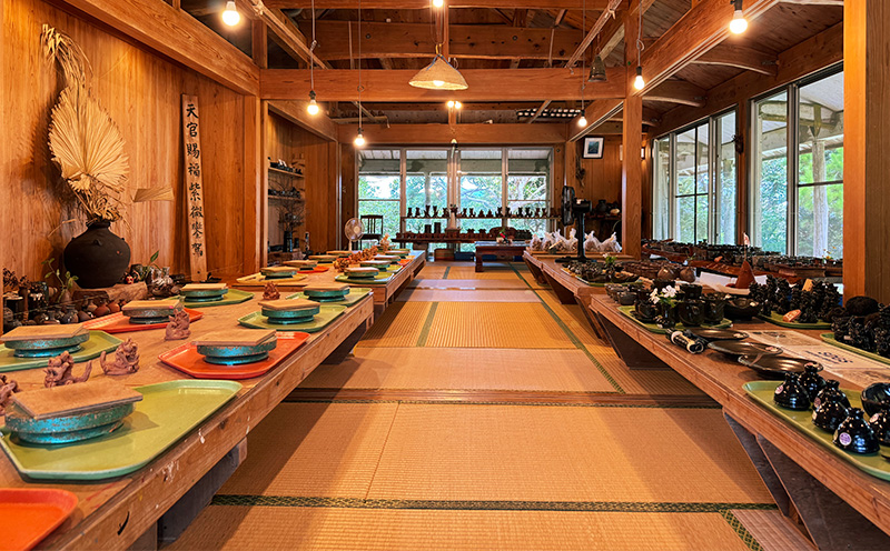 【やちむん土炎房】やちむんのご購入や体験に利用可 5000円分ご利用券 焼き物 陶器 陶芸 作家 職人 こだわり 自然 利活用 SDGs 手づくり 手びねり 一点もの 唯一無二 作品 粘土 素地 土 窯出し 久米島 沖縄